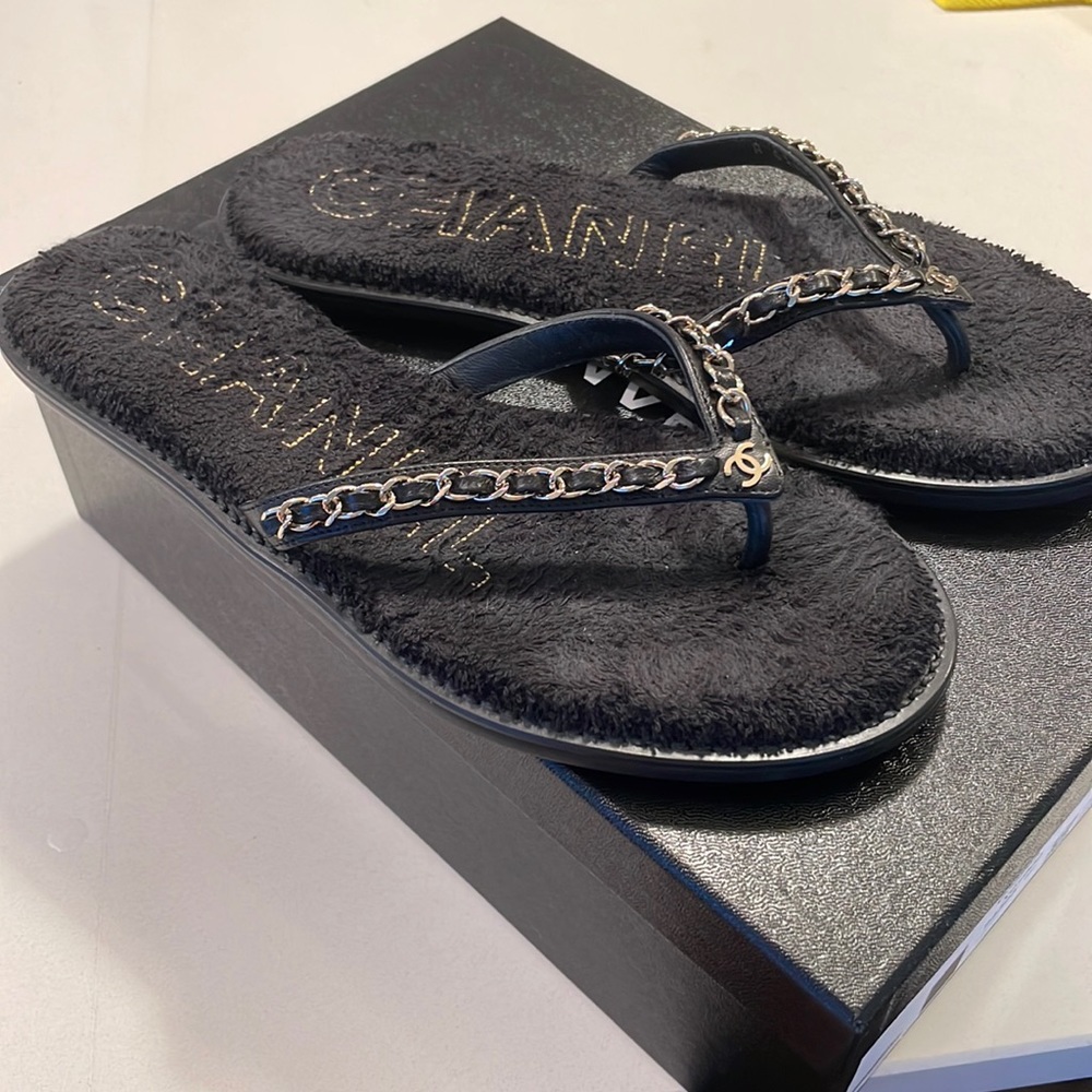 2021 Chanel thong flip flops